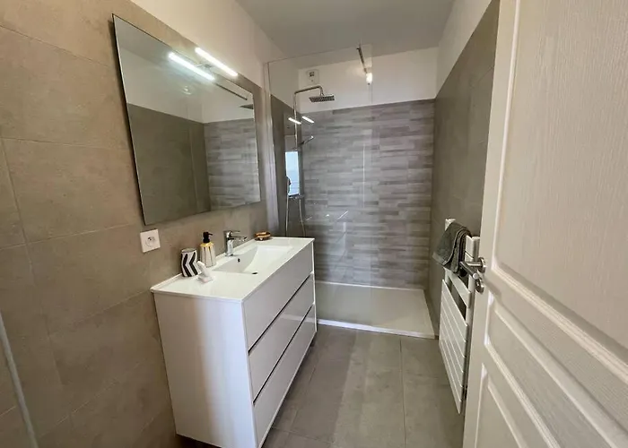 T3 Face A La Apartment